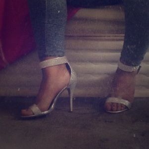 ❌SOLD ON MERCARI❌💦Silver heels💦 ❌AS IS❌