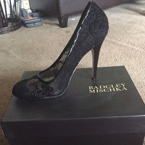 ‼️ NEVER WORN ‼️ BADGLEY MISCHKA BLACK LACE HEEL