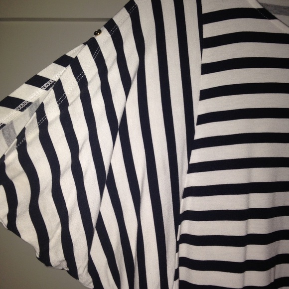 Dana Buchman blouse - Picture 2 of 3