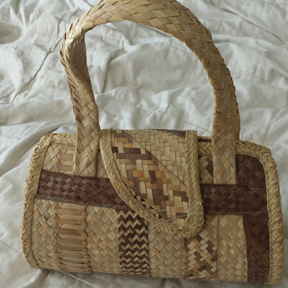 Straw purse
