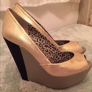 Jessica Simpson wedges