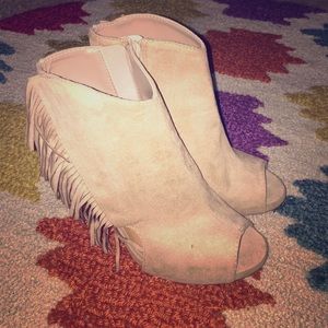 Qupid suede fringe booties