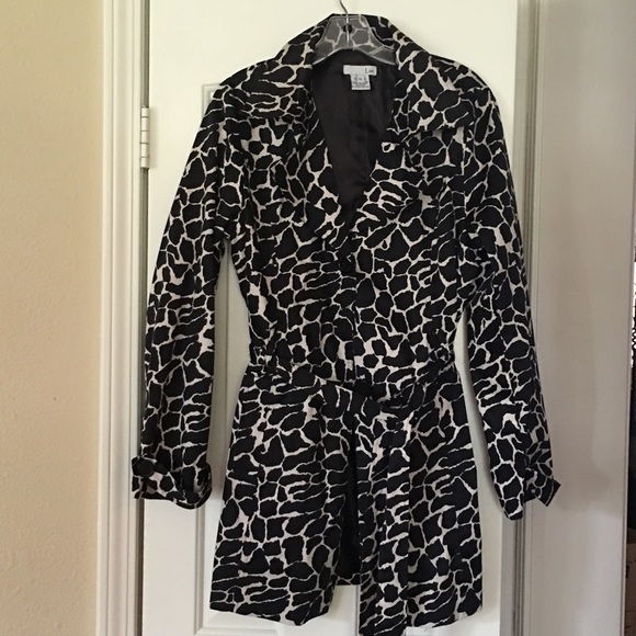 CUTE Black and White Lightweight Trench
