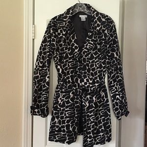 CUTE Black and White Lightweight Trench