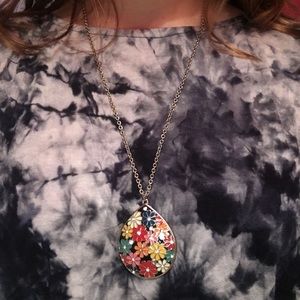 Groovy statement necklace
