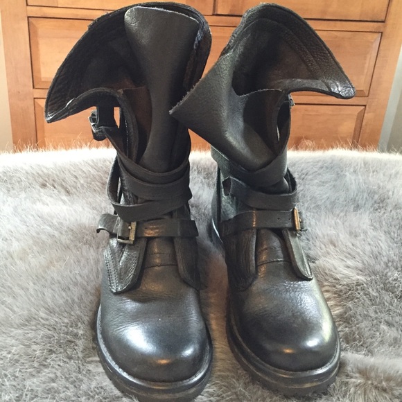 Leather slouch boot