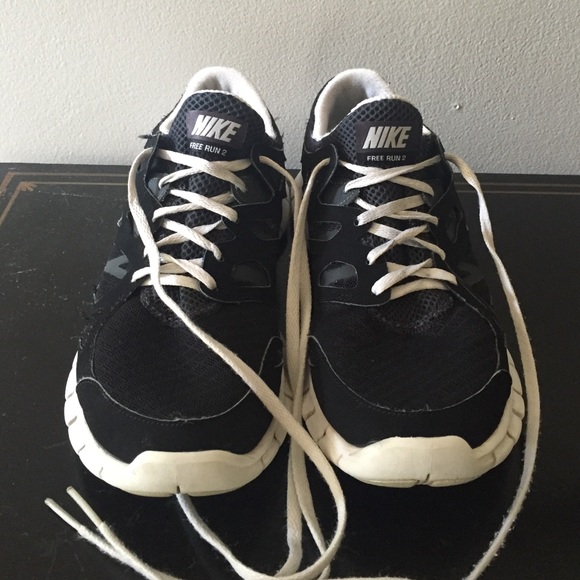 Women's Nike free runs 2.0