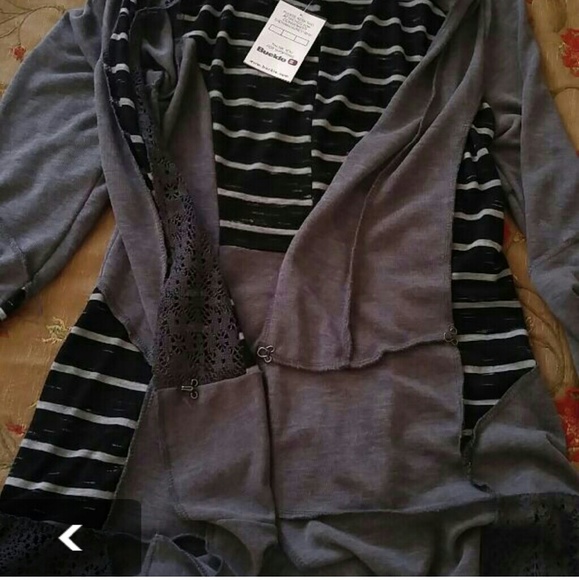 Buckle cardigan