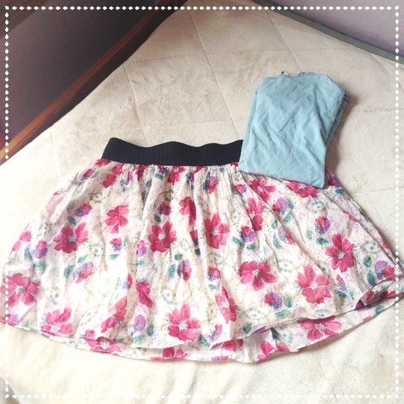 CLEARANCE Gorgeous floral print skirt