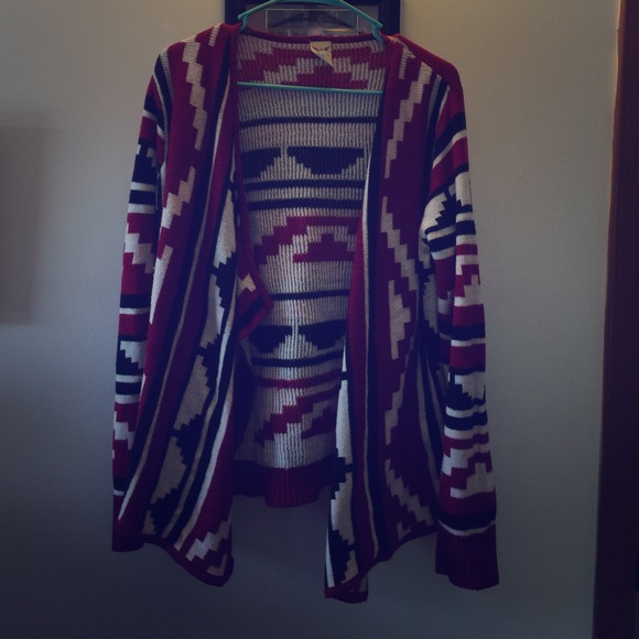 🎉Final Price Drop🎉Tribal print slouchy cardigan