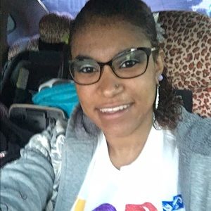 Meet your Posher, Dominica