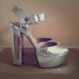 Steve Madden Jillyy Platform Sandal Silver 6.5