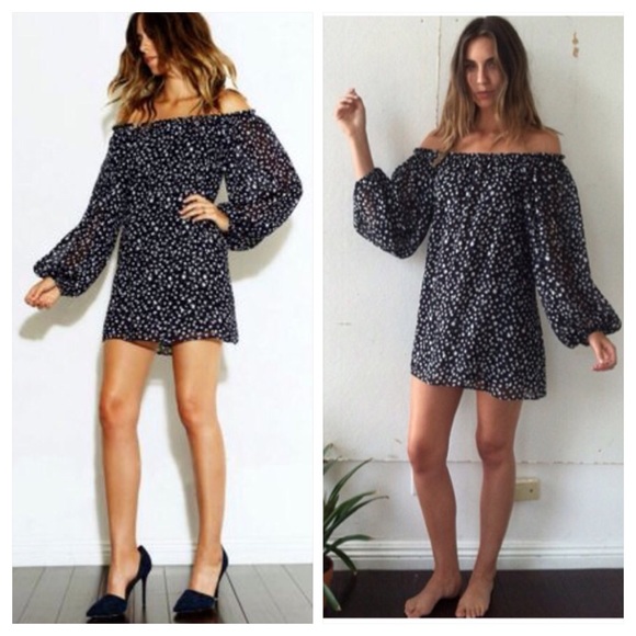 Reformation Dresses & Skirts - Reformation Malo dress - off shoulder  XS/S