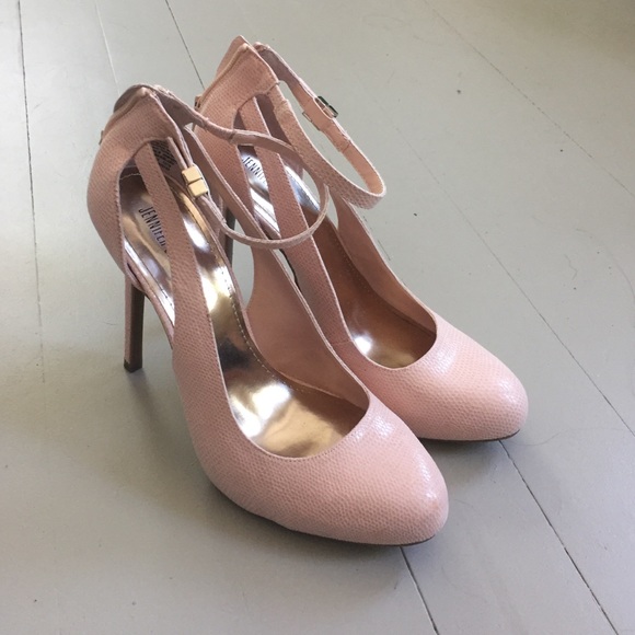 EUC Blush Jennifer Lopez heels sz 9