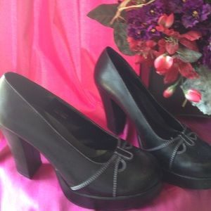 Bongo Black Chunky Heels Size 9 1/2
