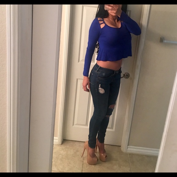 Blue crop top