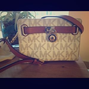Michael Kors Mini Jet Set Crossbody