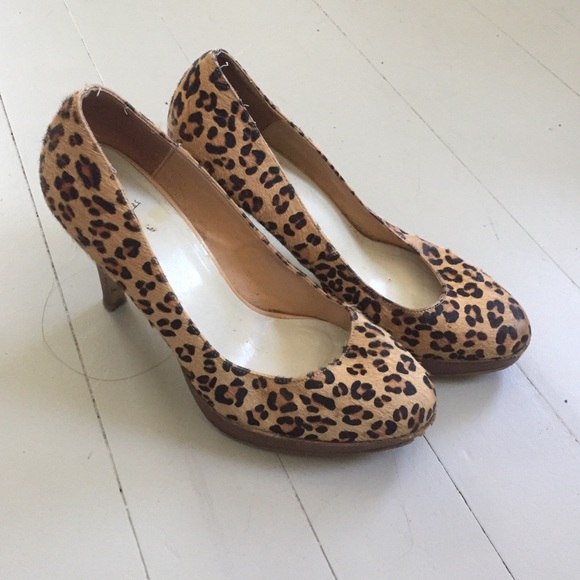Bakers faux fur leopard print heels sz 9 GUC - Picture 1 of 3