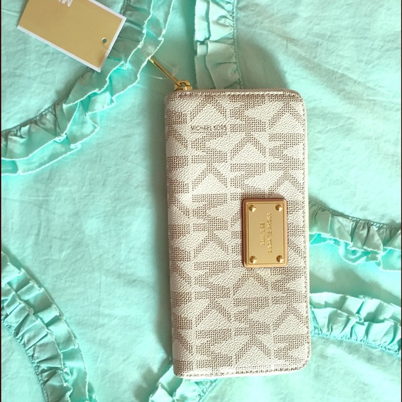 Michael Kors wallet