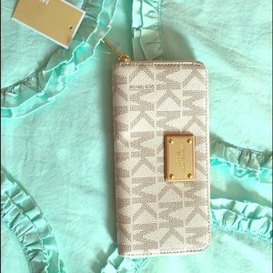 Michael Kors wallet