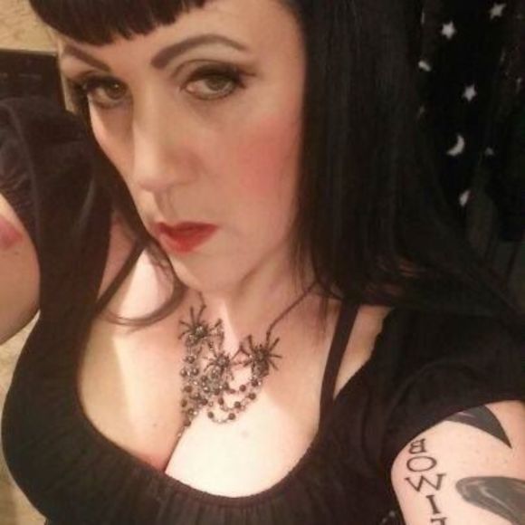 Meet your Posher, Bobbie - Picture 1 of 1