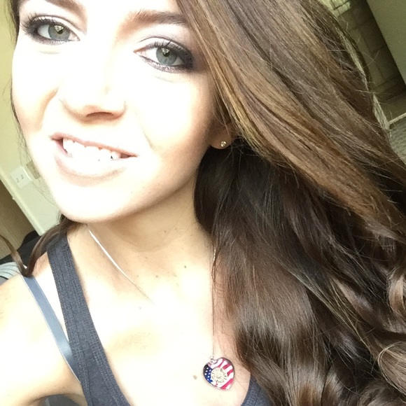 Meet your Posher, Devon