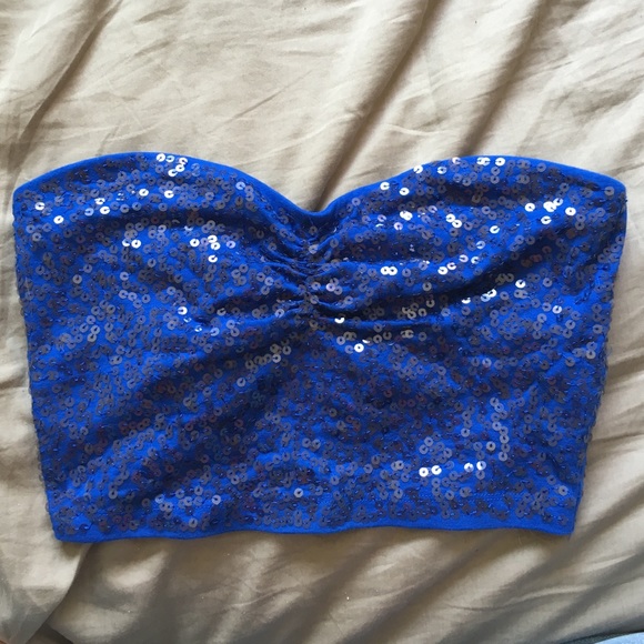Blue sequins crop top