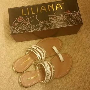 🎈SALE🎈Great looking pr of sandles!