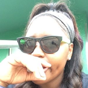 Meet your Posher, Eboni