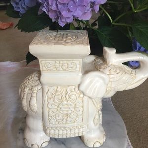 SALE✨Medium Elephant cream w/ medallion detail 🐘✨