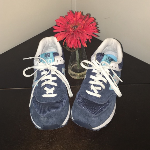 New balance tennis shoes