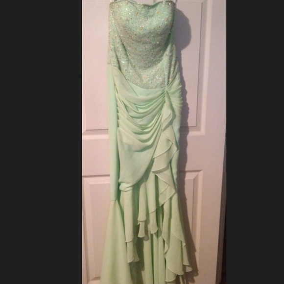 Mint green with beads & sequins on top - Picture 3 of 4