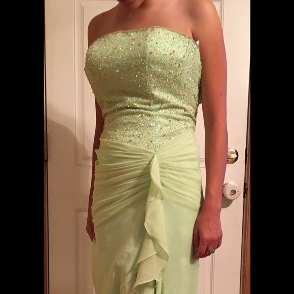 Mint green with beads & sequins on top - Picture 1 of 4