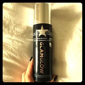 GLAMGLOW YOUTHCLEANSE facial cleanser