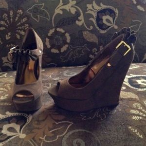 NIB Winona Wedges