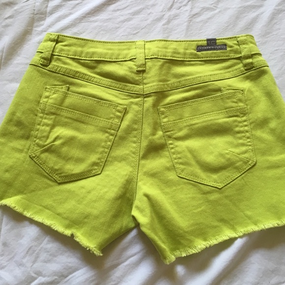 🌟3/$20🌟 LC Lauren Conrad Frayed Shorts - Picture 3 of 4