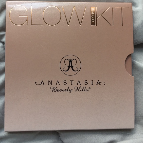 NEW Anastasia Beverly Hills That Glow Kit