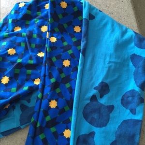 2 pair of one size Lularoe leggings