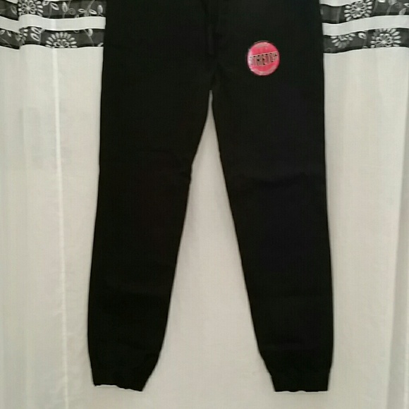 Young Men's joggers - Picture 2 of 3