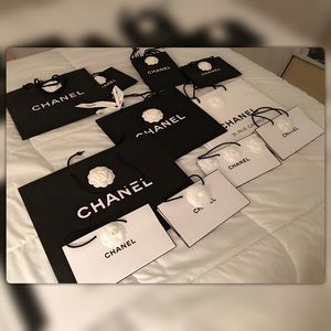 ᴬᵁᵀᴴᴱᴺᵀᴵᶜ ᶜᴴᴬᴺᴱᴸ ᴾᴬᴾᴱᴿ ᴮᴬᴳˢ