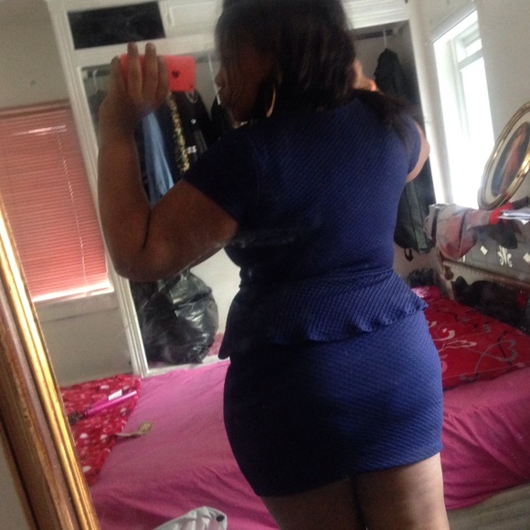 🍷Peplum dress🍷 - Picture 3 of 4