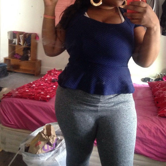 🍷Peplum dress🍷 - Picture 4 of 4