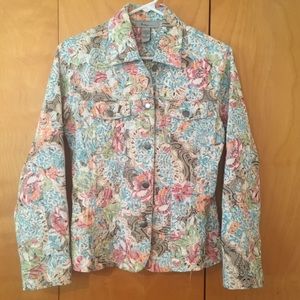 Light weight stretch jacket