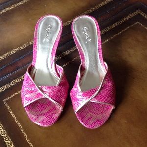 Fucshia Pink Low Heel Dress Shoes 7.5 Worn Once!