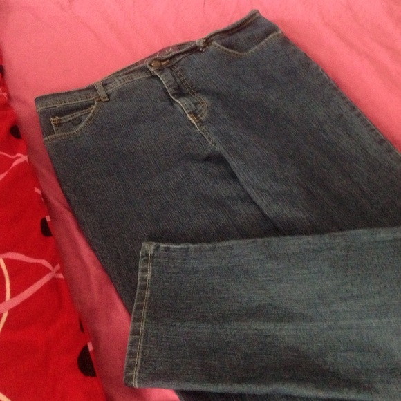 Jeans😋 - Picture 2 of 4