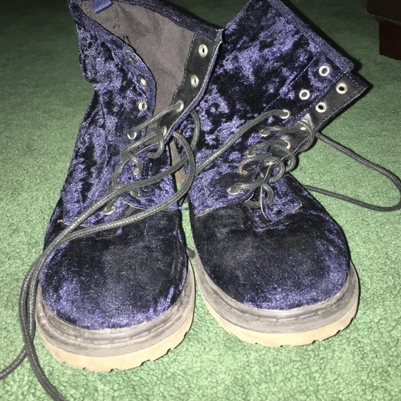 Blue velvet boots