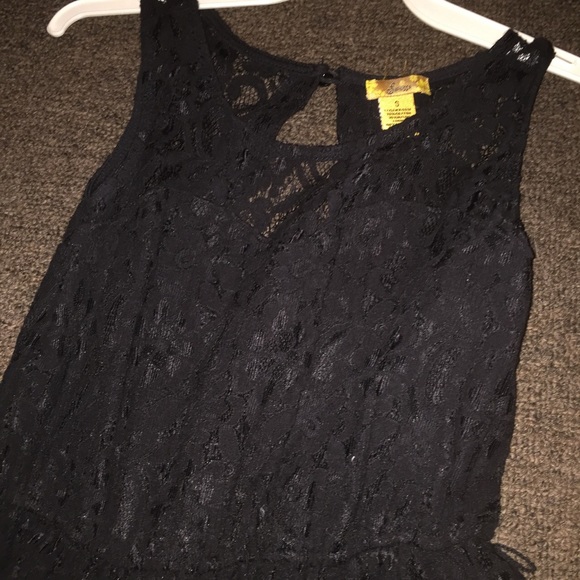 Black lace dress - Picture 2 of 3