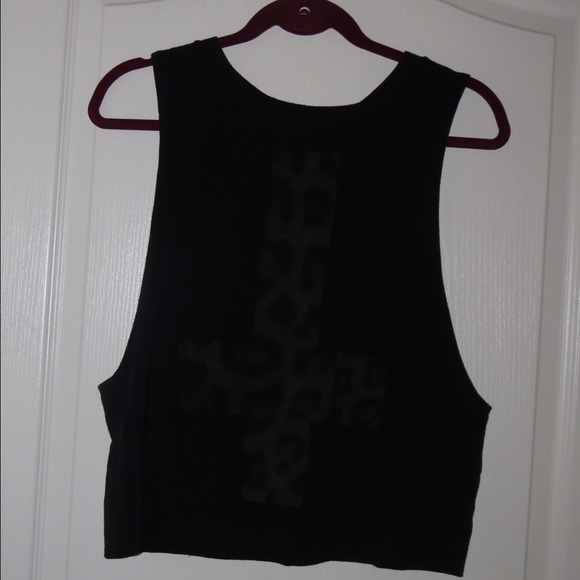BLACK MUSCLE TEE WITH CHEETAH CROSS - Picture 1 of 2