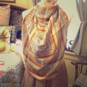 💠VINTAGE💠Large Square 💯% Silk Scarf