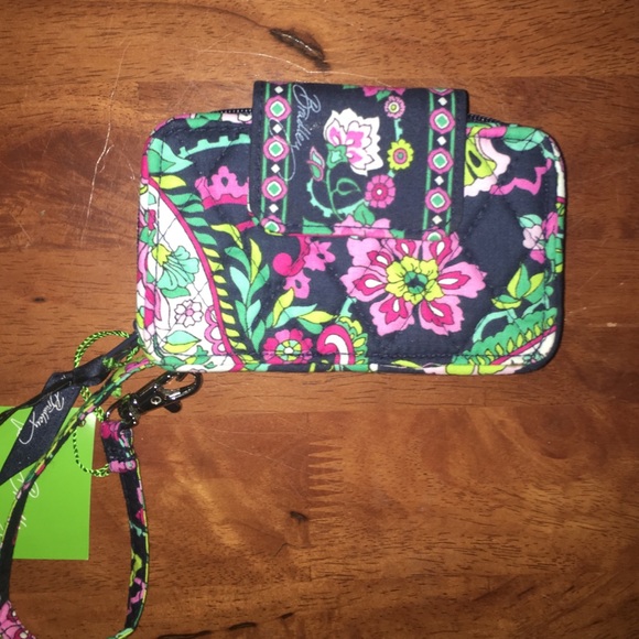 Smartphone wristlet petal paisley